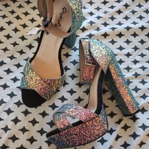 Glitter holographic pumps